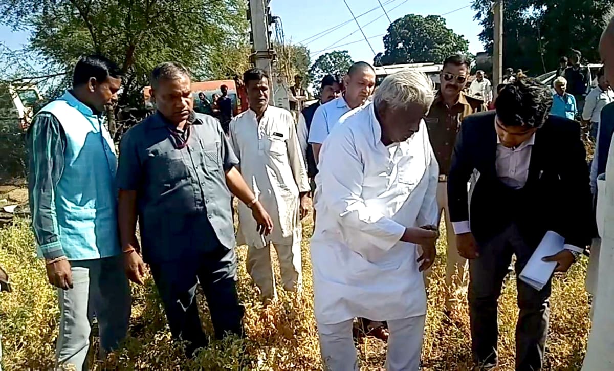 मध्यप्रदेश के सीहोर ज़िला में मंत्री आरिफ अकील ने किया ओला वृष्टि से प्रभावित फसलों का निरीक्षण | New India Times