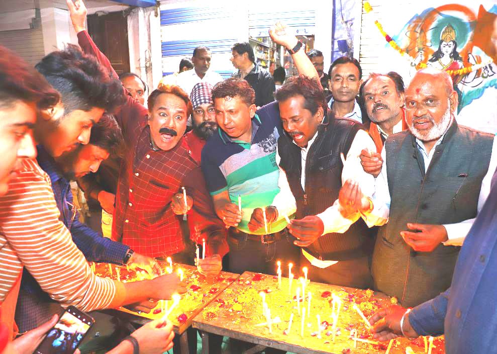 पुलवामा हमले में अमर शहीद जवानों को प्रेस क्लब धार के सान्निध्य में अनेक सामाजिक-धार्मिक संगठनों ने दी श्रद्धांजलि | New India Times