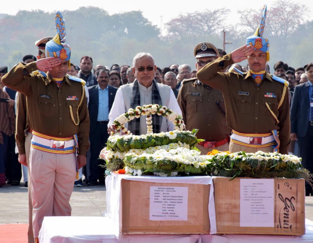 मुख्यमंत्री नितीश कुमार ने राहत कोष से 11 लाख के अलावा 25 लाख एवं अन्य सहयोग बिहार के शहीदों के परिजनों को देने की घोषणा | New India Times