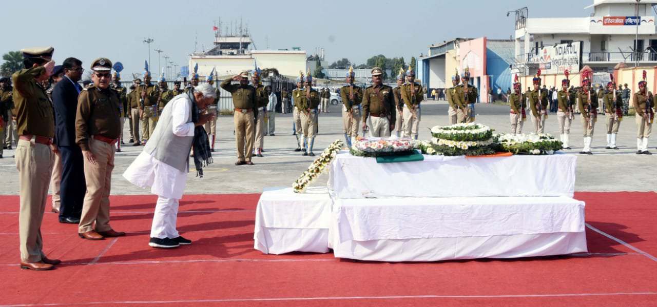 मुख्यमंत्री नितीश कुमार ने राहत कोष से 11 लाख के अलावा 25 लाख एवं अन्य सहयोग बिहार के शहीदों के परिजनों को देने की घोषणा | New India Times