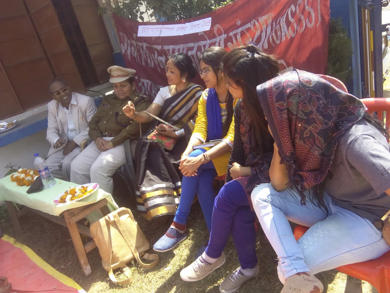 गोपाल किरण समाज सेवी संस्था ग्वालियर द्वारा अंतर्राष्ट्रीय महिला दिवस पर कार्यक्रम आयोजित, "दुनिया की लगभग आधी आबादी महिलाओं की है, इसलिए जब तक उनका समुचित विकास नहीं होता तब तक कोई भी देश चहुंमुखी विकास नहीं कर सकता": श्रीप्रकाश सिंह निमराजे | New India Times