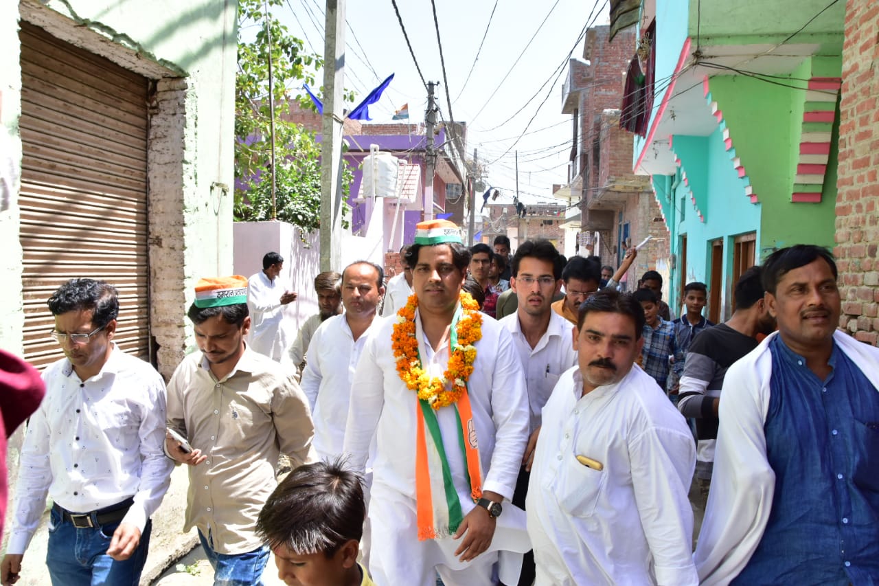 मुरादाबाद लोकसभा सीट के कांग्रेसी प्रतियाशी इमरान प्रतापगढ़ी ने मुरादाबाद शहर व देहात क्षेत्रों में किया जनसम्पर्क | New India Times