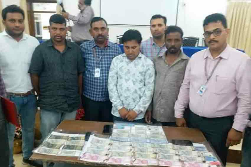 इंदौर से एक लाख 83 हजार 6 सौ रुपए के नकली नोट के साथ 3 आरोपी गिरफ्तार, नकली नोट बनाने में प्रयुक्त प्रिन्टर भी पुलिस ने किया जब्त | New India Times