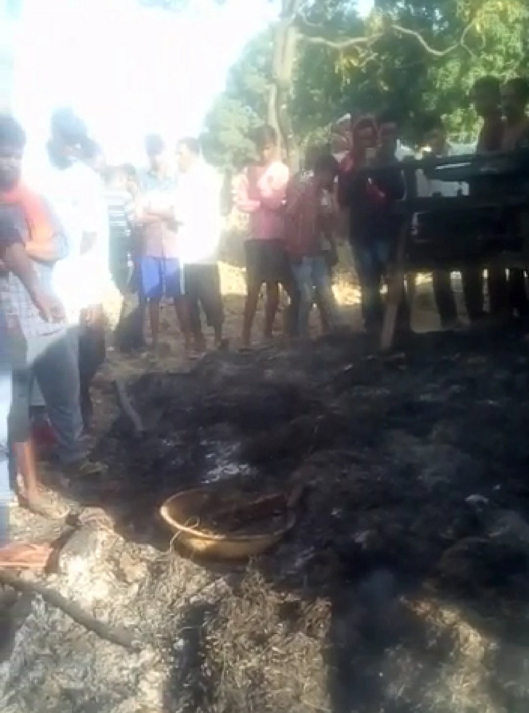 बेखौफ बदमाशों ने दलित किसान को जिंदा जला कर की निर्मम हत्या | New India Times