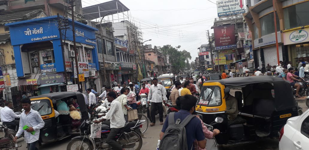 अकोला शहर में चरमराई यातयात व्यवस्था, जाम से नागरिक परेशान | New India Times