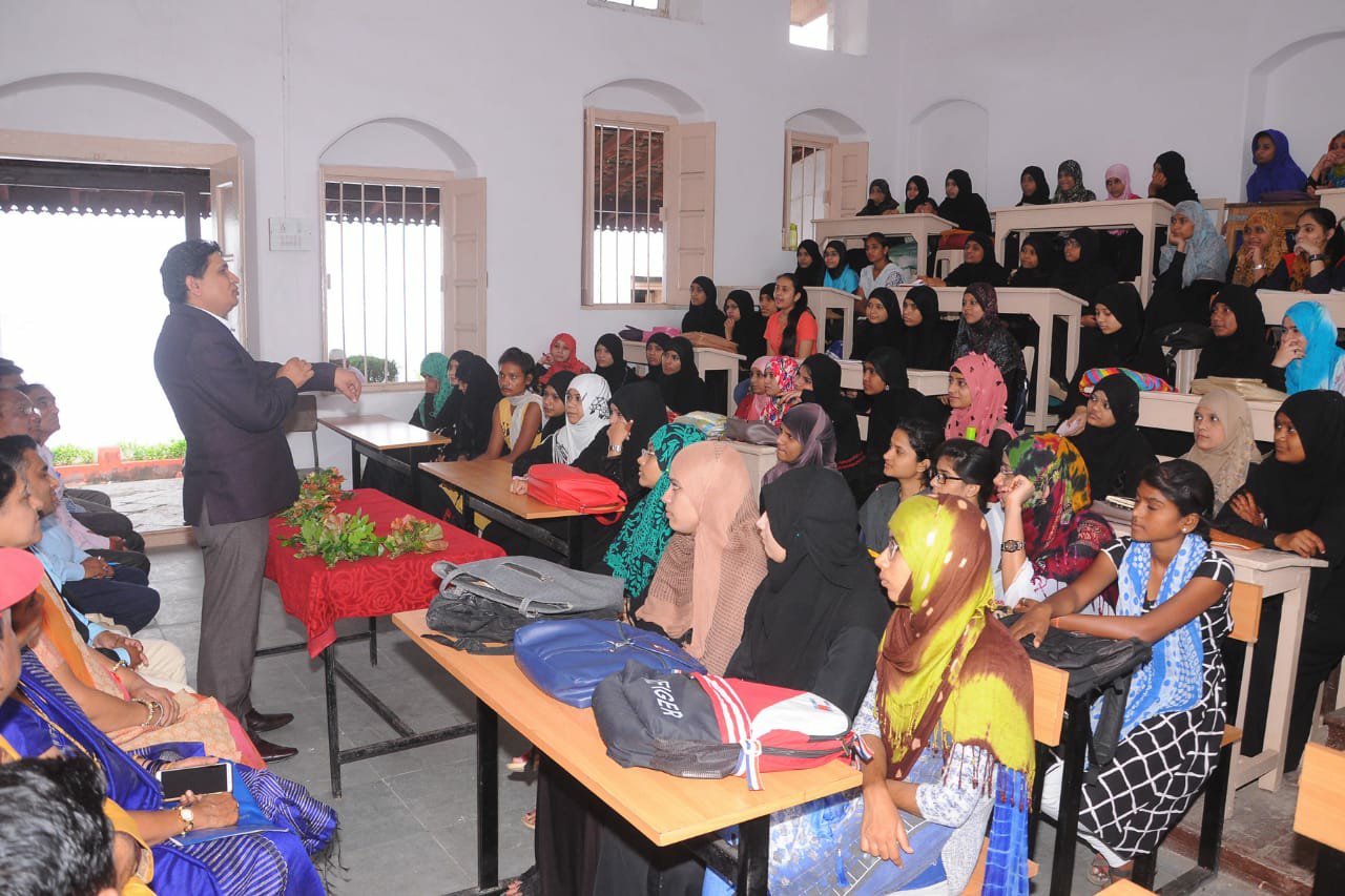 सैफी गोल्डन जुबली क़ादरिया कॉलेज बुरहानपुर में संपन्न हुआ विधिक साक्षरता शिविर | New India Times