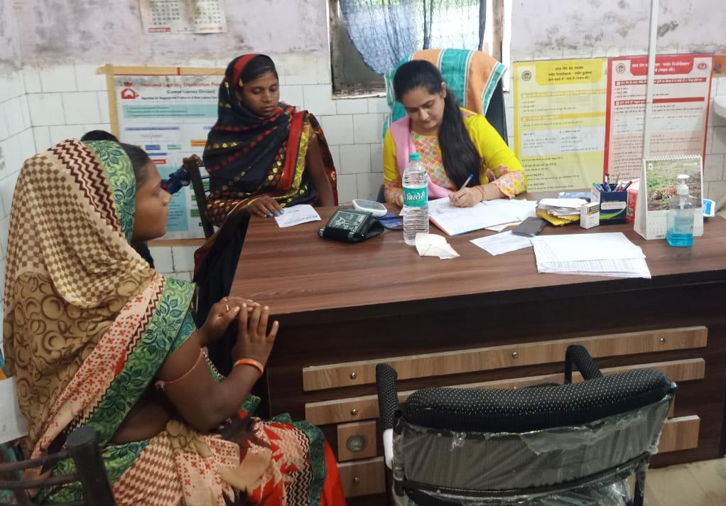 मेघनगर के पत्रकारों की पहल लाई रंग, सामुदायिक स्वास्थ्य केंद्र में हुई महिला चिकित्सक की नियुक्ति | New India Times