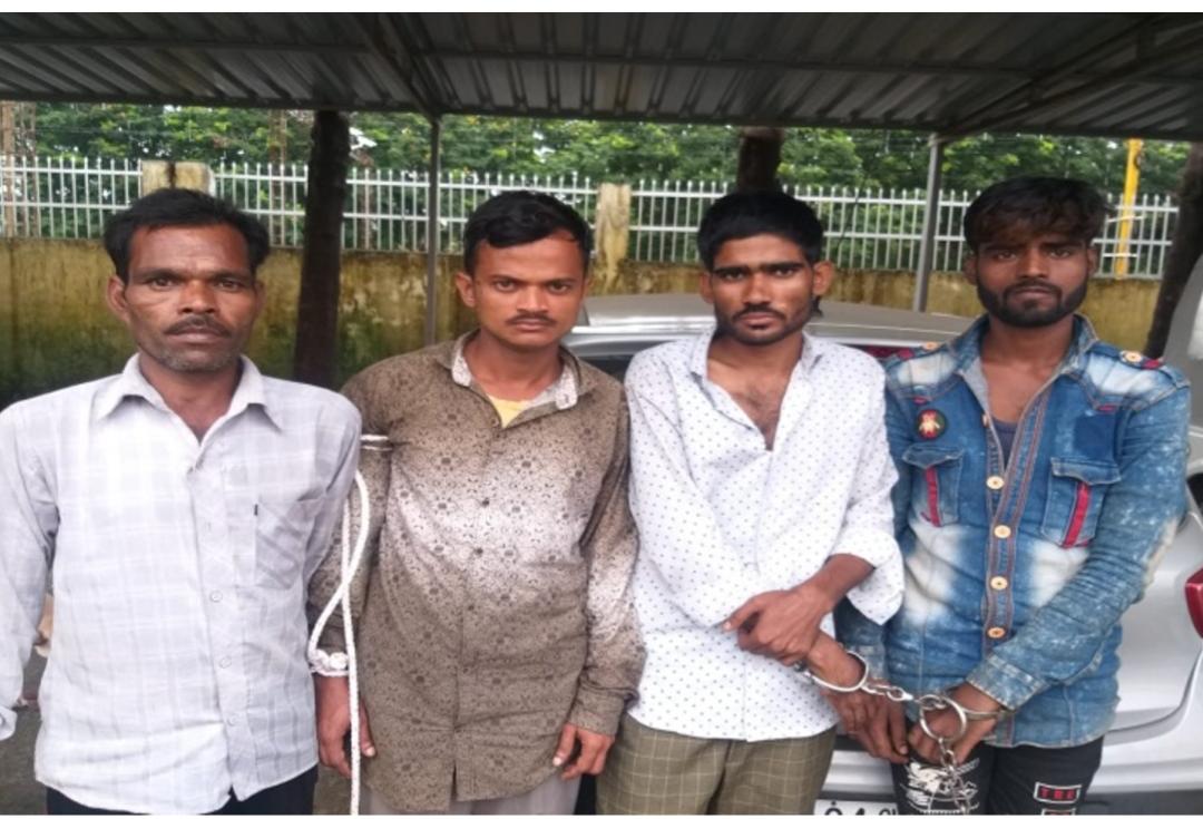 अवैध हथियारों के साथ चार बदमाशों को हनुमानगंज पुलिस ने किया गिरफ्तार | New India Times