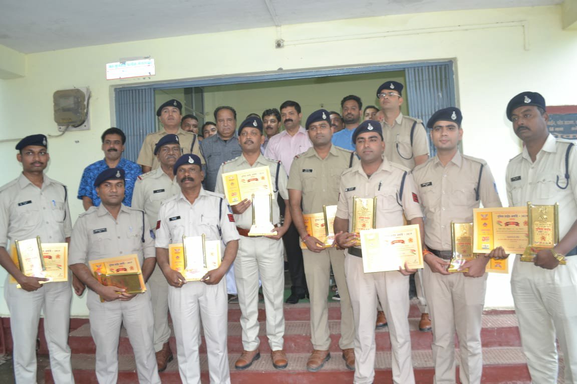 छिंदवाड़ा में 'पुलिस प्राईड अवार्ड' का आयोजन कर पुलिस कर्मियों को किया गया सम्मानित | New India Times