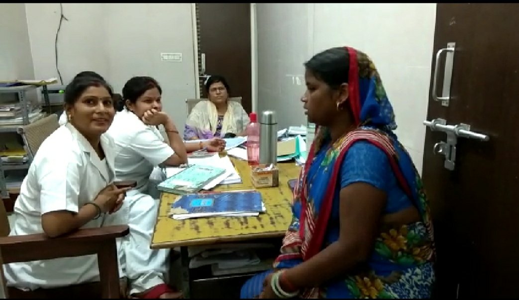 बहराइच के सरकारी महिला अस्पताल में पानी की किल्लत के कारण नहीं हो पा रहा है आॅपरेशन, दर्द से तड़पने को मजबूर हैं गर्भवती महिलाएं | New India Times