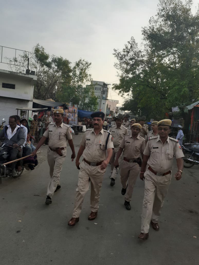 राजस्थान प्रतापगढ़ जिला के अरनोद में पुलिस ने किया फ्लैग मार्च, आपसी भाईचारे के साथ मनाएं त्योहार: डीएसपी गोवर्धन लाल खटिक | New India Times