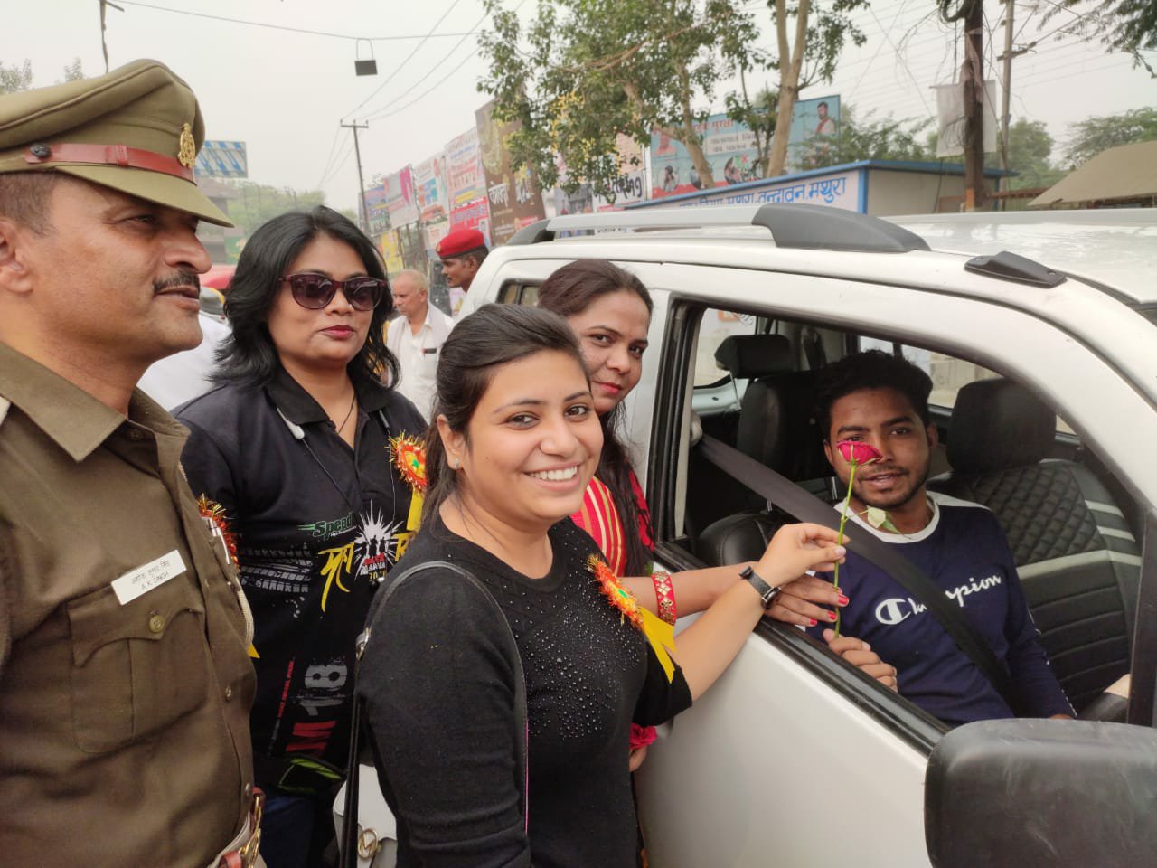 जागरूकता कैंप में यातायात नियमों के प्रति लोगों को किया गया जागरूक | New India Times