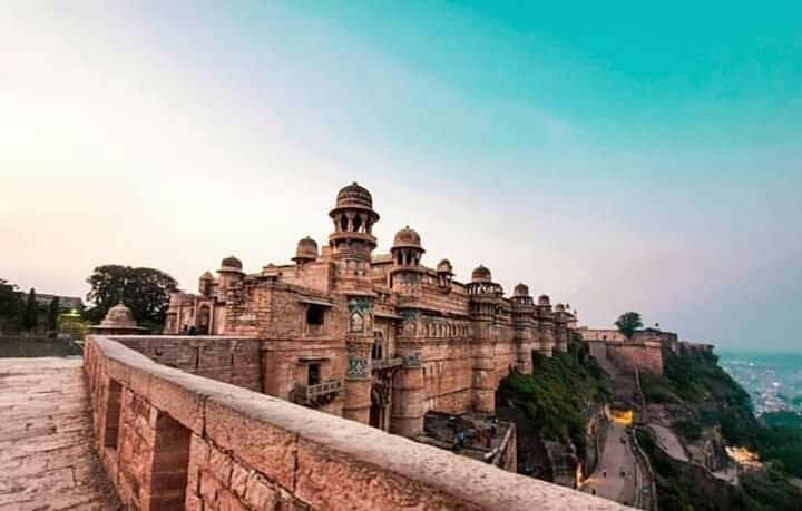 ग्वालियर दुर्ग (gwalior fort) पर संचालित ध्वनि एवं प्रकाश (Light & sound program) कार्यक्रम की टिकट दरों में हुआ परिवर्तन | New India Times