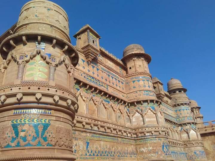 ग्वालियर दुर्ग (gwalior fort) पर संचालित ध्वनि एवं प्रकाश (Light & sound program) कार्यक्रम की टिकट दरों में हुआ परिवर्तन | New India Times