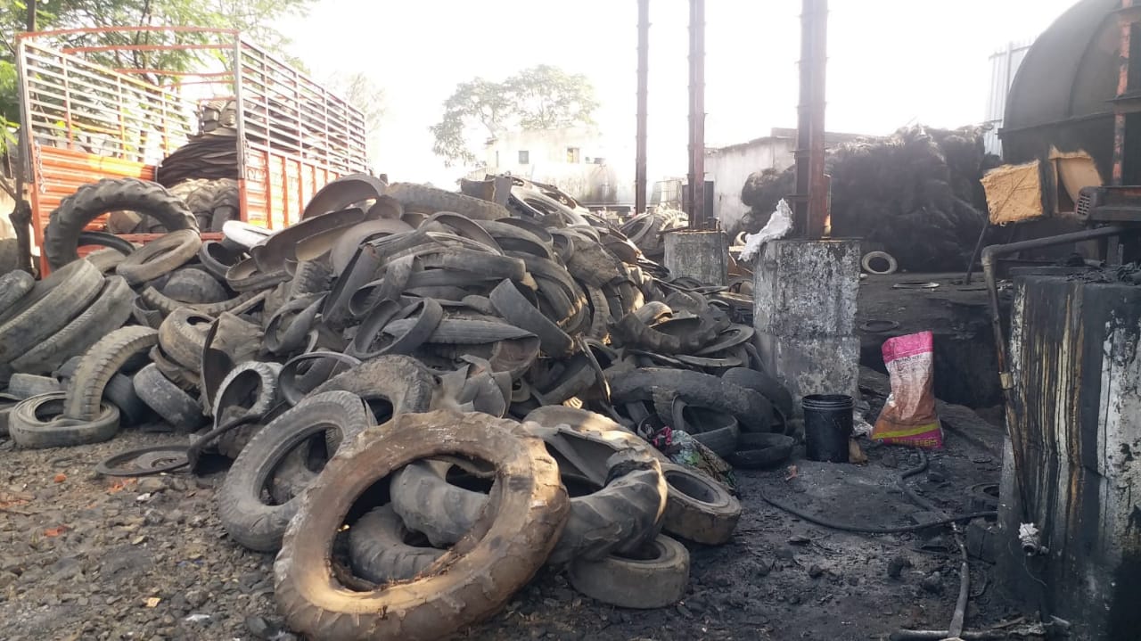 मेघनगर औद्योगिक क्षेत्र में पुराने टायरों से ऑयल बनाने वाली फैक्ट्री में लगी भीषण आग | New India Times