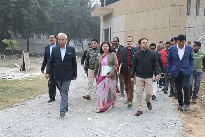 राष्ट्रपति की प्रस्तावित यात्रा को लेकर कलेक्टर-एसपी ने किया जीवाजी विश्वविद्यालय का निरीक्षण | New India Times