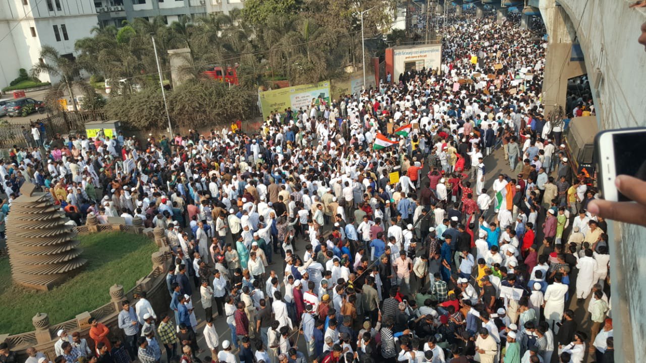 भिवंडी में सीएए व एनआरसी के विरोध डेढ़ लाख से अधिक लोगों ने सड़क पर उतर दर्ज कराया विरोध, प्रांत अधिकारी को सौंपा गया ज्ञापन | New India Times
