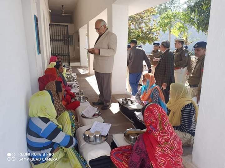 मानव अधिकार आयोग मध्यप्रदेश के अध्‍यक्ष ने किया गुना जिला जेल का निरीक्षण, बंदियों से की चर्चा | New India Times