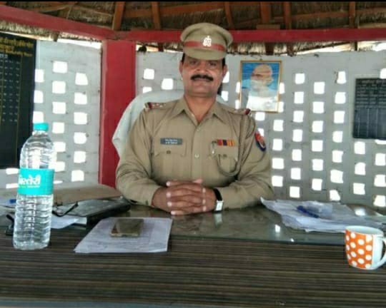 रिश्वत लेते हुए पुलिस अधिकारी का वीडियो हुआ वायरल, पुलिस विभाग में मचा हडकंप, पीड़ित ने शिकायती पत्र देकर की निलंबित करने की मांग | New India Times