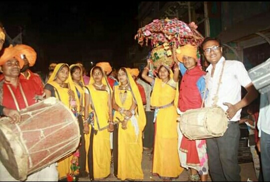 महाशिवरात्रि के अवसर पर प्रसिद्ध आदिवासी लोक नृत्य के साथ शिवजी की नगर में निकली गई थी पालकी, सामाजिक संगठनों ने जगह-जगह किया स्वागत व करवाया स्वल्पाहार | New India Times