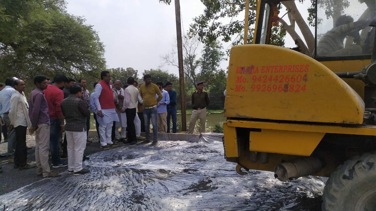 रोगी कल्याण समिति की बैठक में <br>स्वास्थ सुविधाओं को बेहतर बनाने के कैबिनेट मंत्री हर्ष यादव ने दिये निर्देश | New India Times