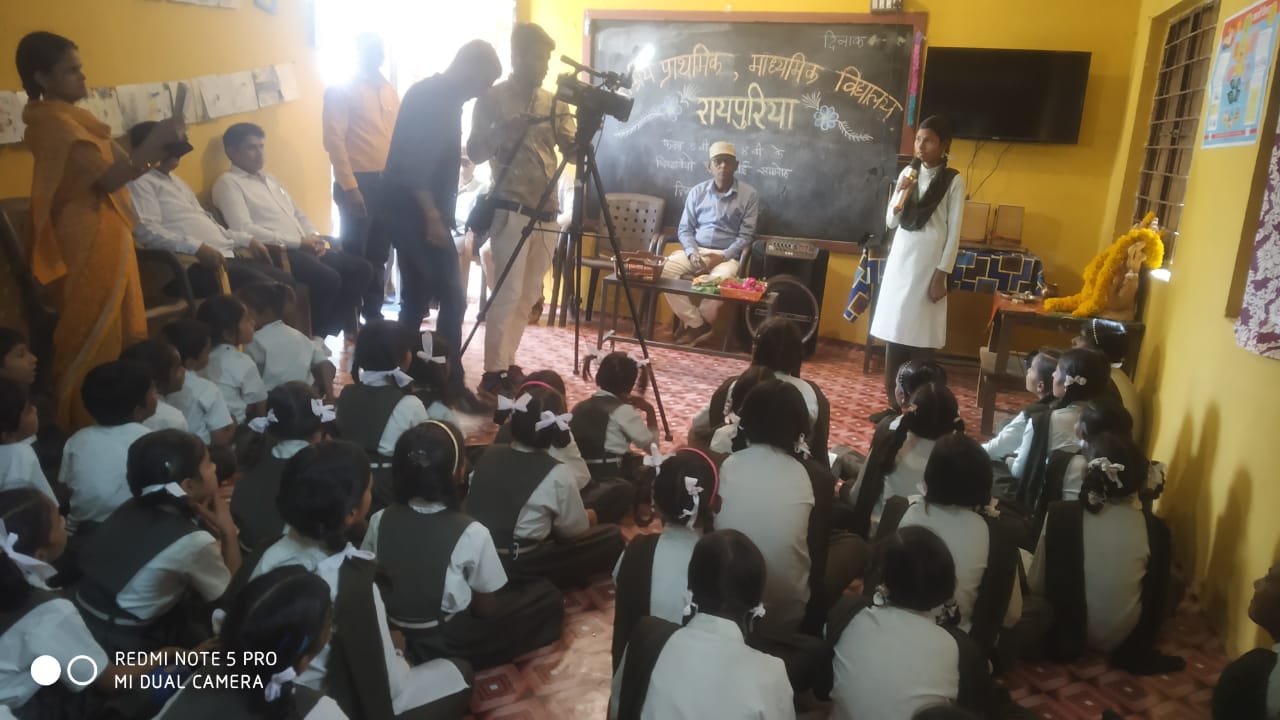 राज्य तथा जिला शिक्षा केंद्र के निर्देशानुसार फिल्मांकन टीम द्वारा चयनित शालाओं में सफलता की कहानी का किया गया फिल्मांकन | New India Times