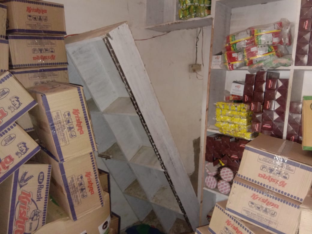 थाना कोतवाली देहात के दुनक्का तिराहे से कुछ ही दूरी पर किराना दुकान को चोरों ने बनाया निशाना | New India Times
