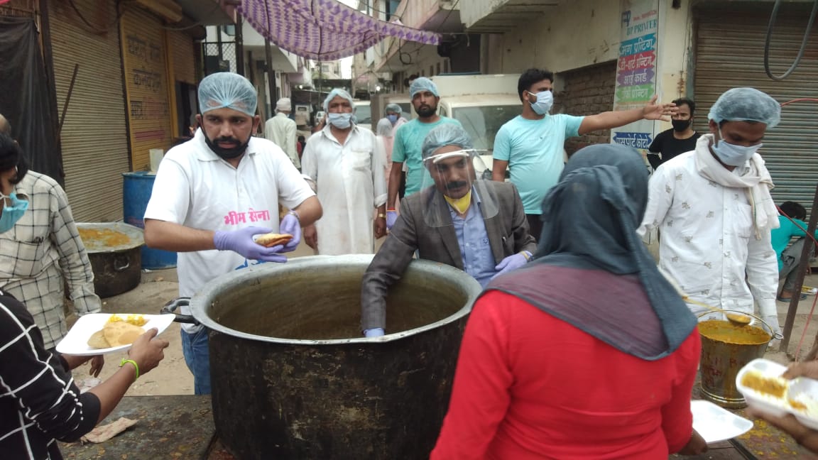 भीम सेना ने 5000 लोगों को भोजन कराकर मनाया भारत रत्न डॉ बाबा साहब भीमराव अंबेडकर की जयंती | New India Times