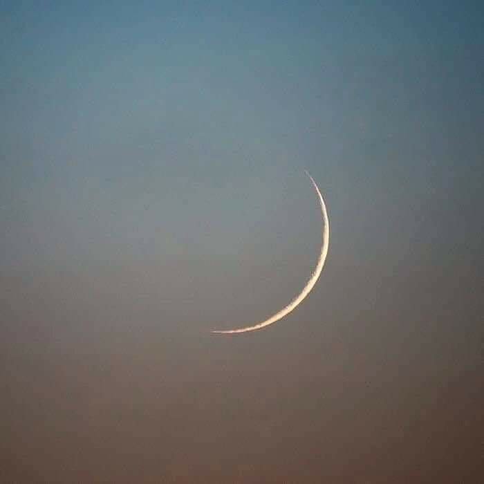 चांद के दीदार के साथ हुआ माह-ए-रमज़ान का आगाज़, घरों में ही पढ़ी गई तरावीह की नमाज़, कुरान की तिलावत व दुआओं का दौर जारी | New India Times