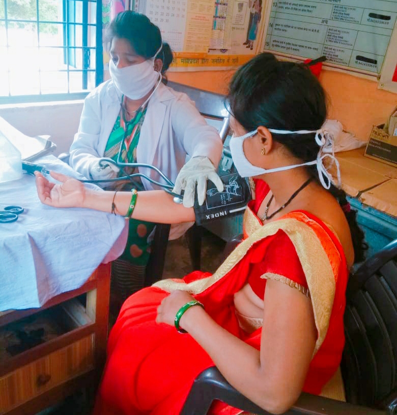 उप स्वास्थ्य केंद्र में गर्भवती महिलाओं की हुई जांच | New India Times