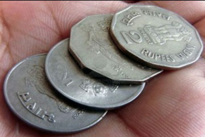 सिक्के लेने से दुकानदार कर रहे हैं इंकार | New India Times