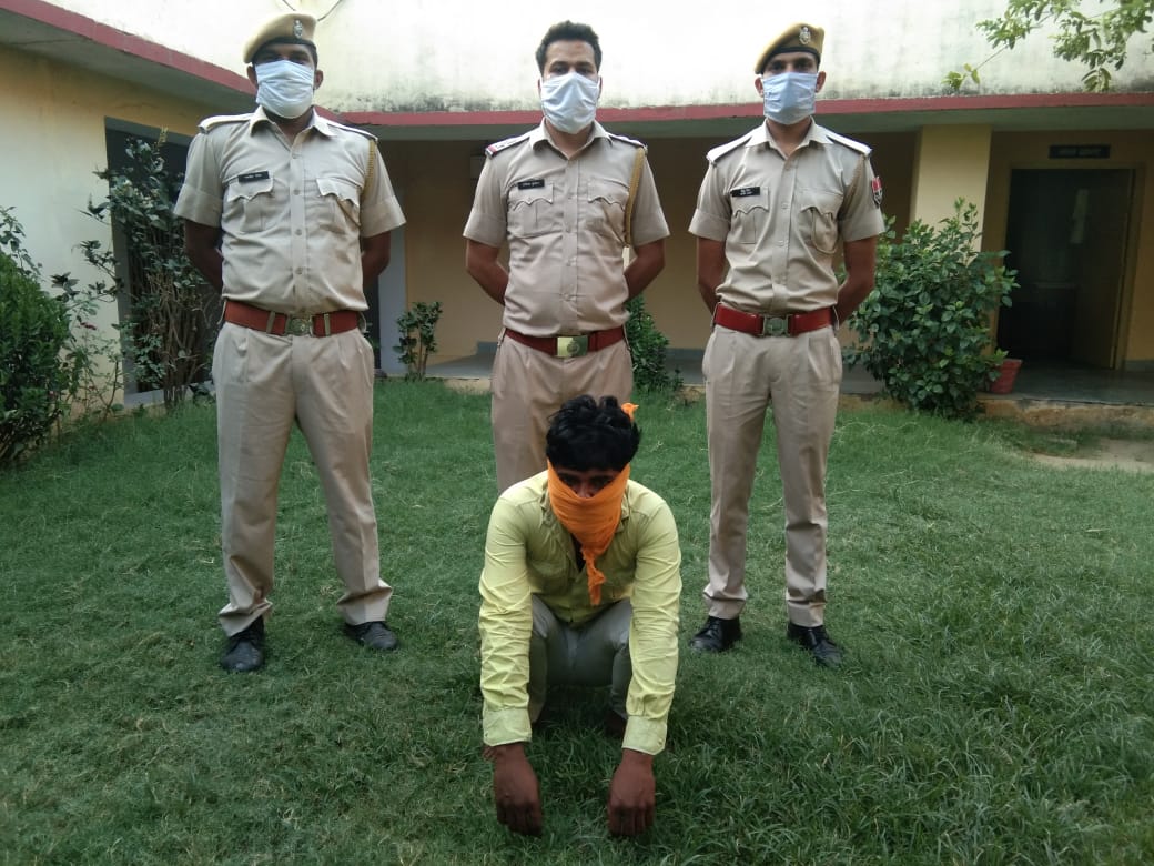 निहालगंज पुलिस ने अवैध हथियार के साथ एक व्यक्ति को किया गिरफ्तार | New India Times