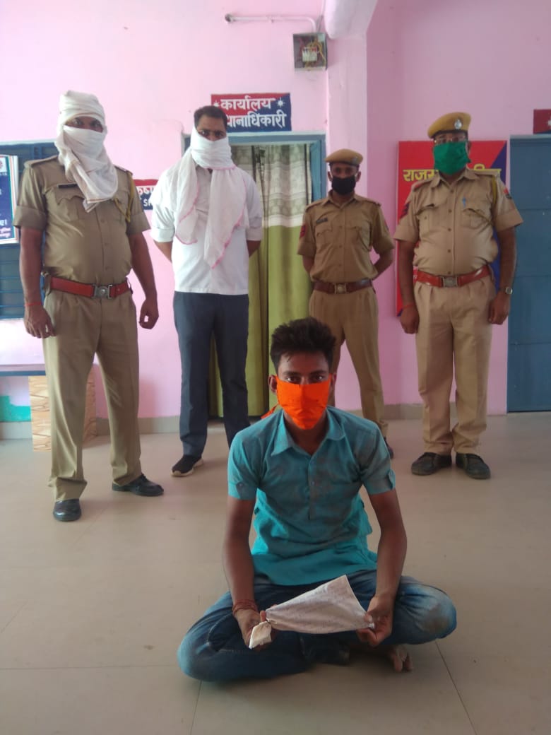 कंचनपुर थाना पुलिस ने एक अवैध देशी कट्टा व जिन्दा कारतूस के साथ एक आरोपी को किया गिरफ्तार | New India Times