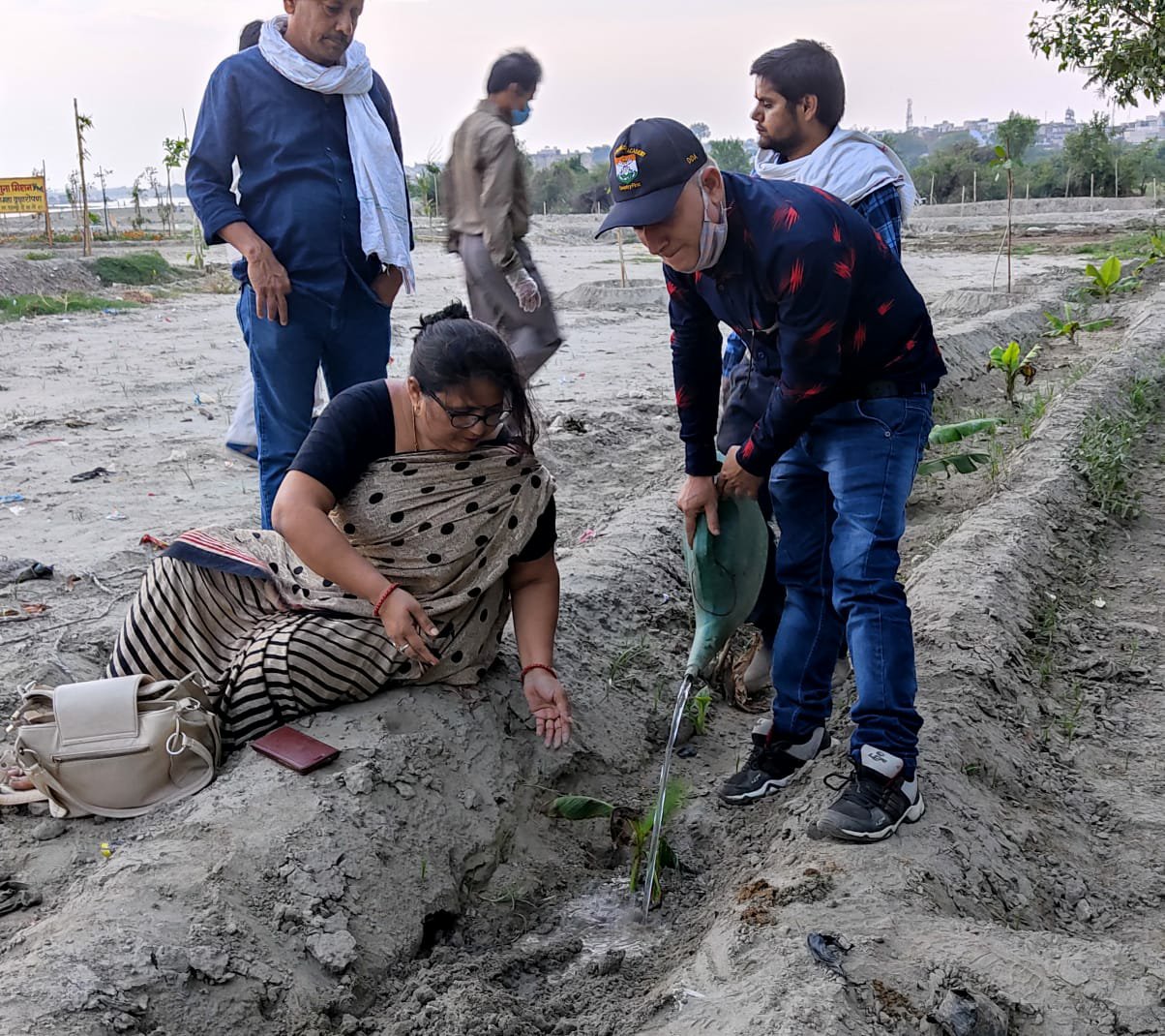 ब्रज यातायात एवं पर्यावरण जन जागरूकता समिति द्वारा विश्व पर्यावरण दिवस पर किया गया वृक्षारोपण | New India Times