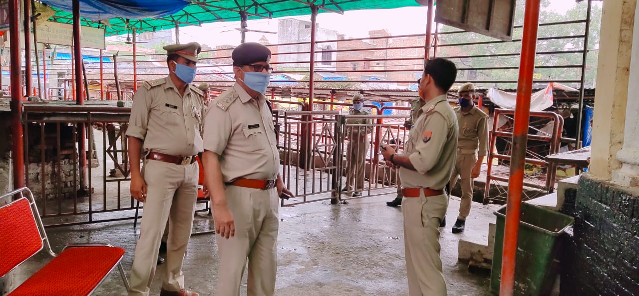स्थानीय पुलिस प्रशासन ने शिवालयों का लिया जायजा | New India Times