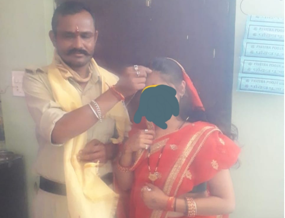 झूठी शादी कर तलाकशुदा महिला को किया प्रेग्नेंट, पुलिस आरक्षक के खिलाफ मामला दर्ज | New India Times