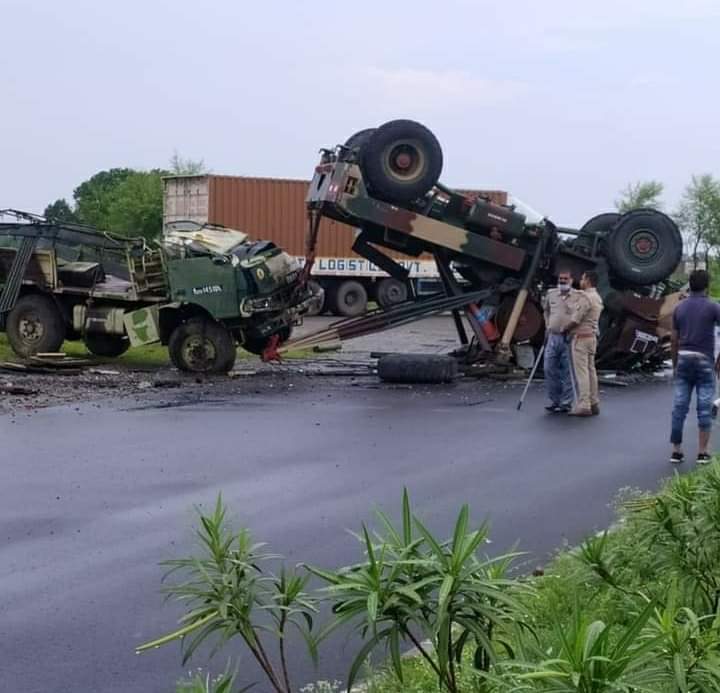 भोपाल से झांसी जाते समय भारतीय सेना का ट्रक हुआ दुर्घटनाग्रस्त, चार फौजी घायल | New India Times