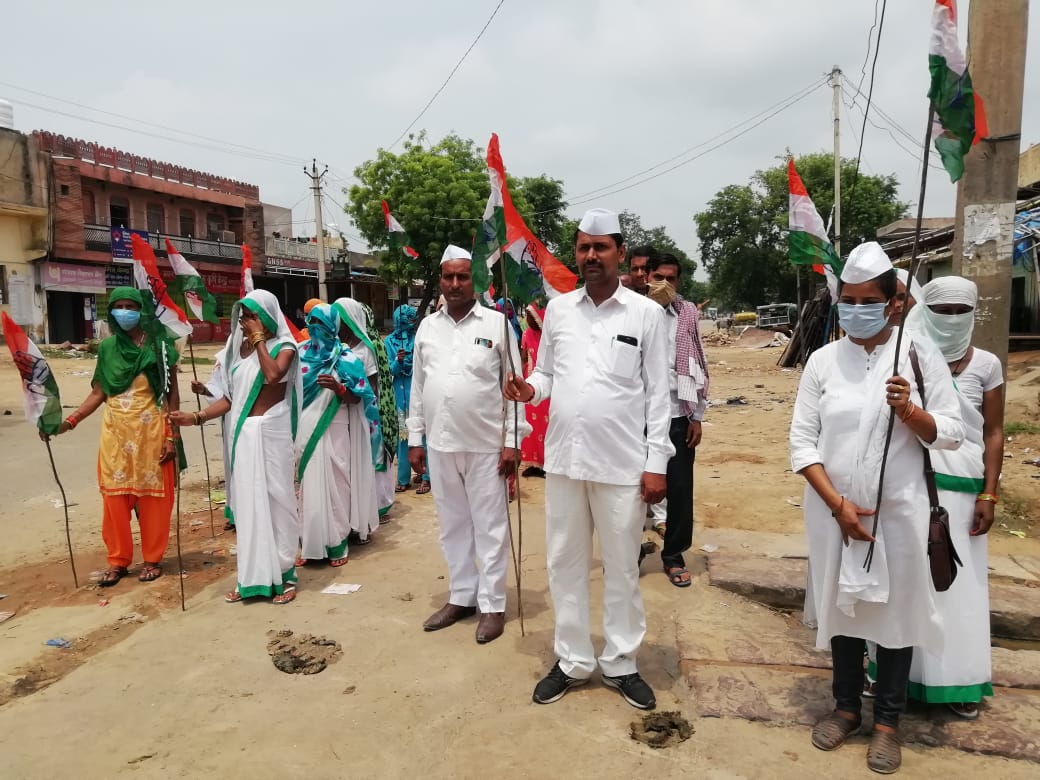 धौलपुर जिला कांग्रेस सेवादल ने निकाला लोकतंत्र बचाने के लिए तिरंगा यात्रा: समृद्धि दीक्षित | New India Times