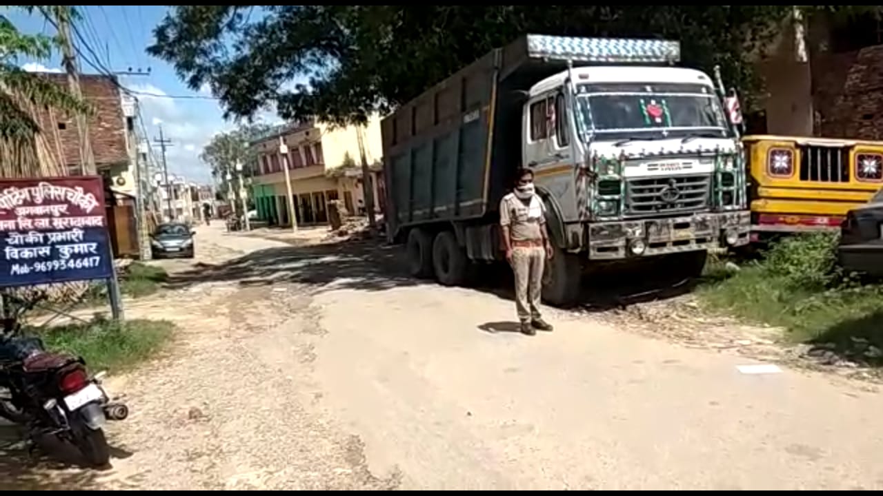 मुरादाबाद खनन अधिकारी व अगवानपुर पुलिस चौकी की बड़ी कार्यवाही, आधी रात में अवैध खनन से भरा डंपर पकड़कर किया सीज़ | New India Times