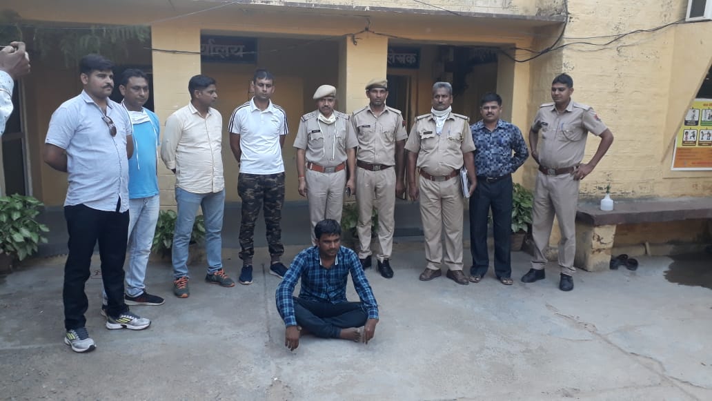कोतवाली थाना पुलिस ने कार्यवाही करते हुए 10 हजार के इनामी डकैत रवि गुर्जर को किया गिरफ्तार | New India Times