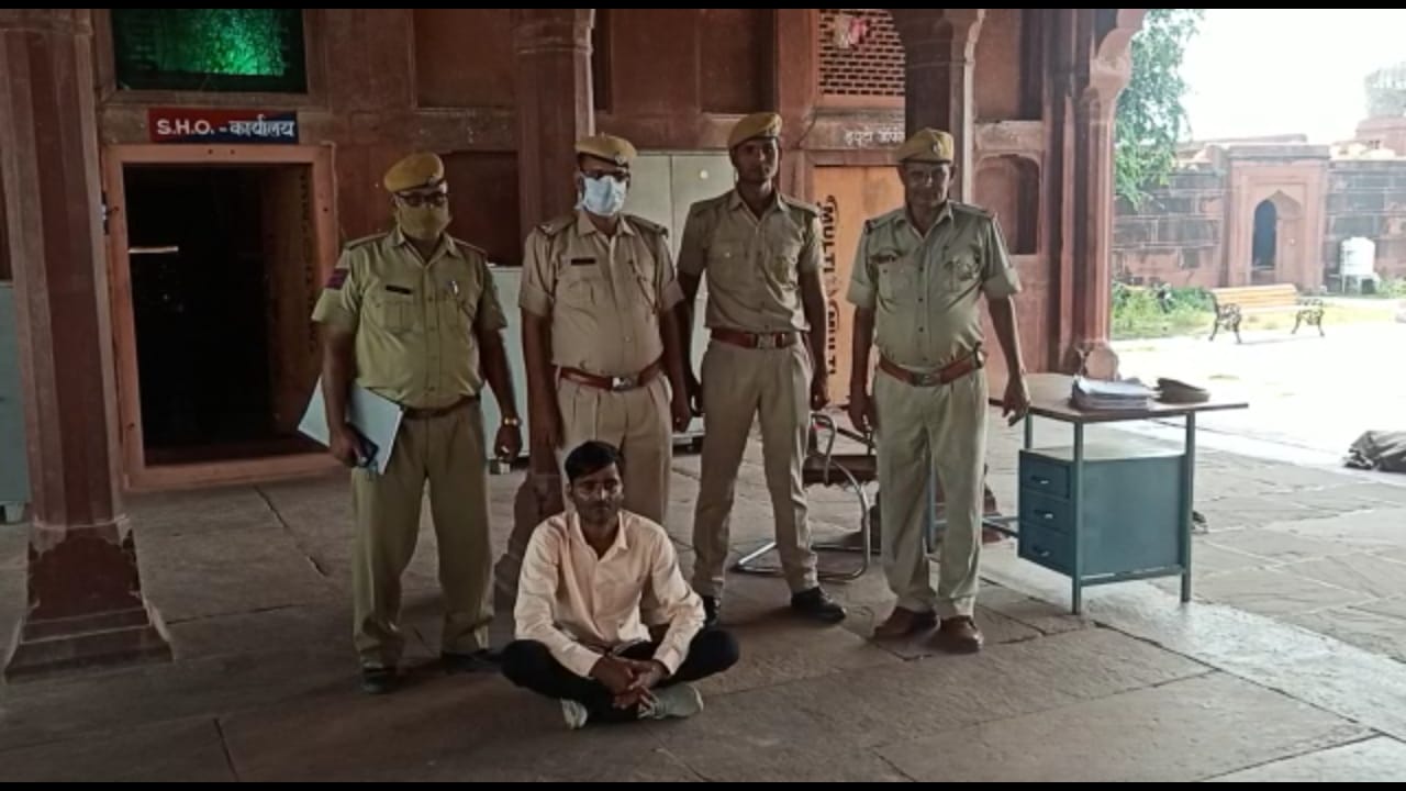 धौलपुर पुलिस ने 5000 रुपये के ईनामी डकैत को किया गिरफ्तार | New India Times