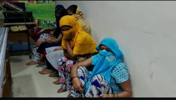 सेक्स रैकेट का पर्दाफाश, संचालिका के साथ 10 युवक-युवतियां गिरफ्तार | New India Times