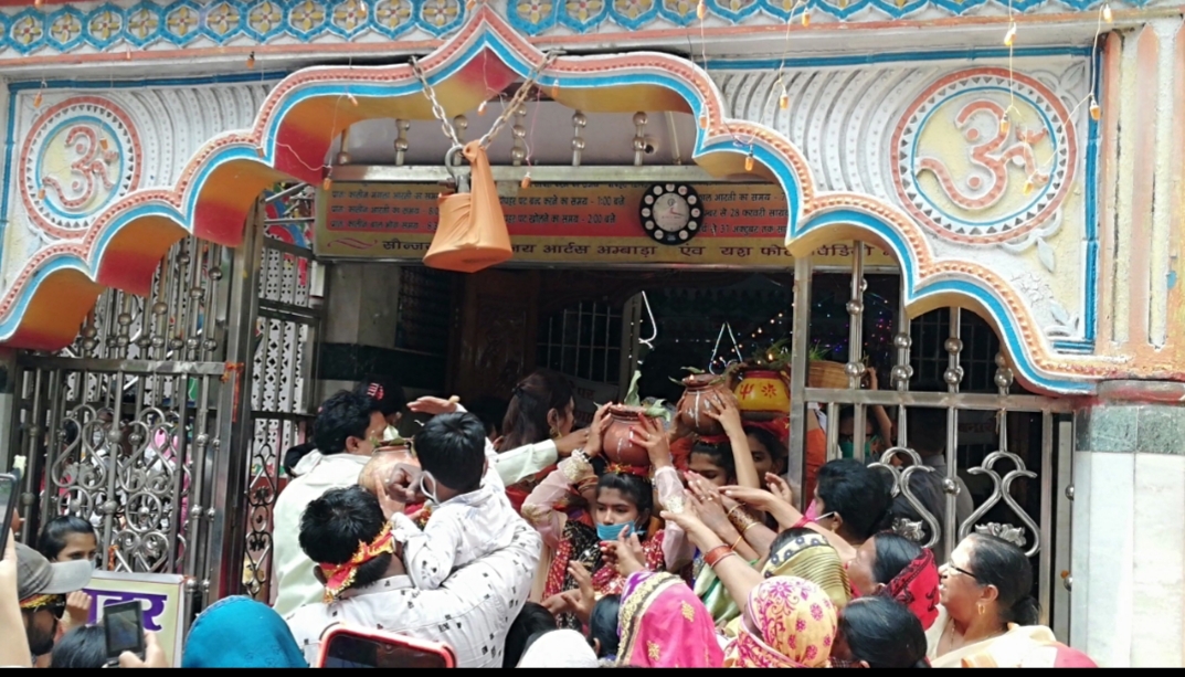 मां हिंगलाज मंदिर में 2601 मनोकामना कलशों का किया गया विसर्जन, मंदिर समिति के द्वारा कलश स्थापना स्थल के पास ही पानी का कुंड बनाकर किया गया विसर्जन | New India Times