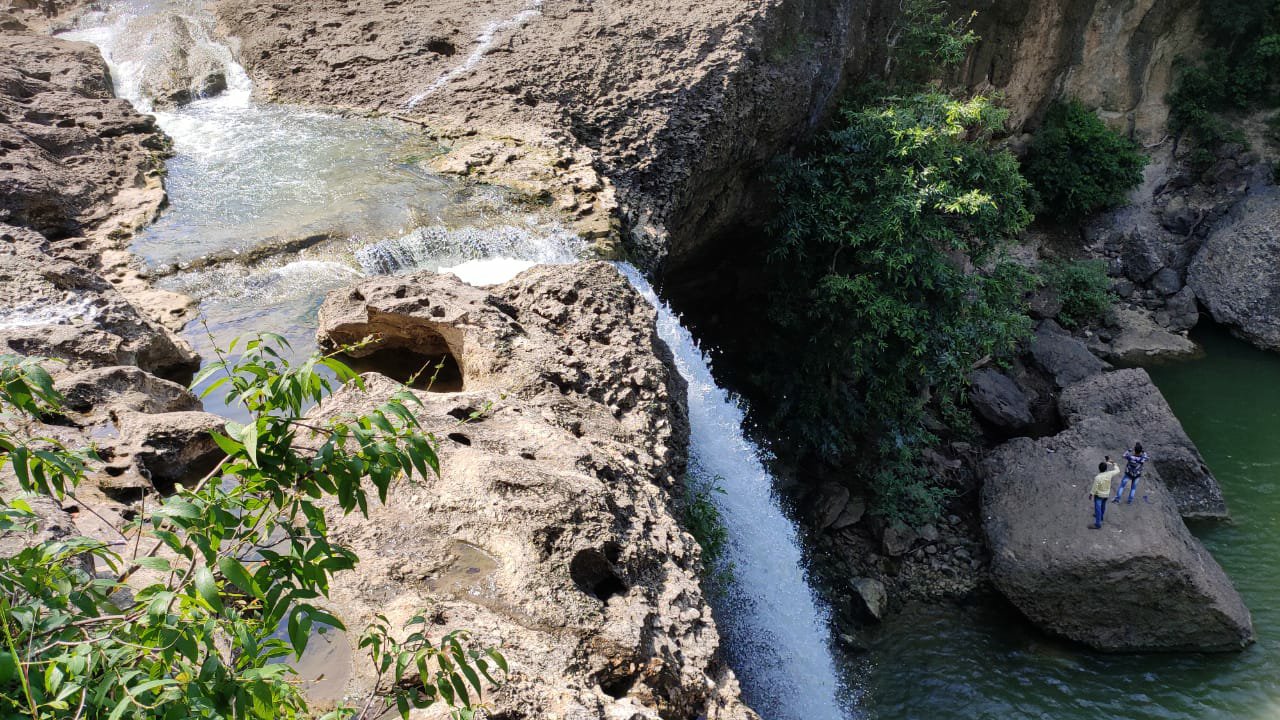 सौन्दर्यता प्रदर्शित करने वाले झरना जलप्रपात घोघरनाथ को पर्यटक स्थान बनाने की क्षेत्र वासियों ने की सरकार से मांग | New India Times