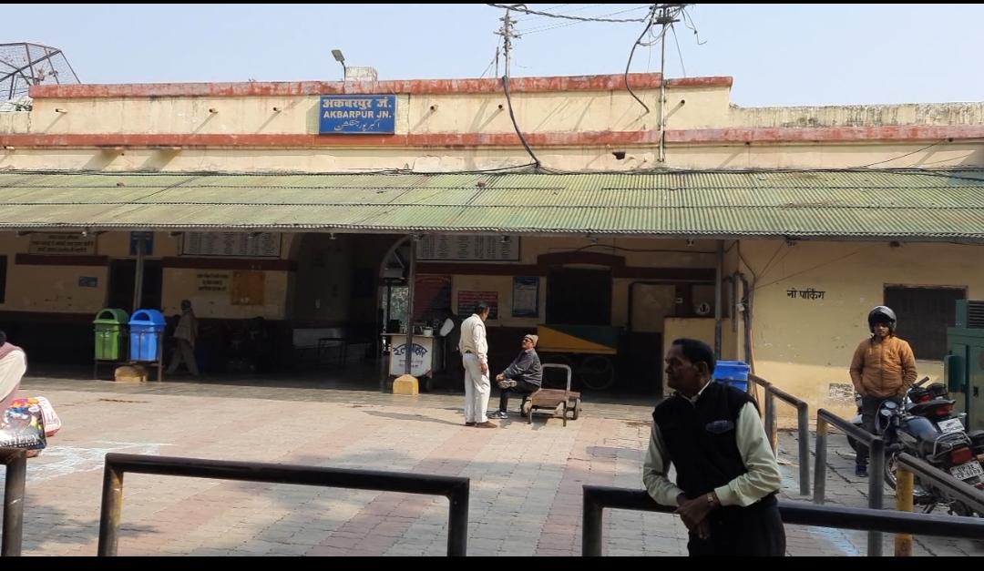 अकबरपुर ट्रेन टिकटों की कालाबाजारी करते दलाल पकड़े गए तो खैर नहीं: अश्वनी कुमार | New India Times