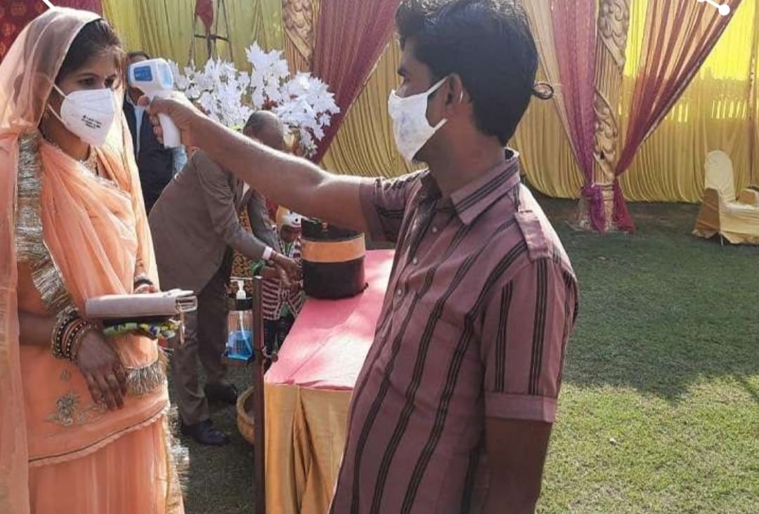शादियों में कोरोना का खौफ, निजात के लिए बारातियों को फोर लेयर सुरक्षा | New India Times