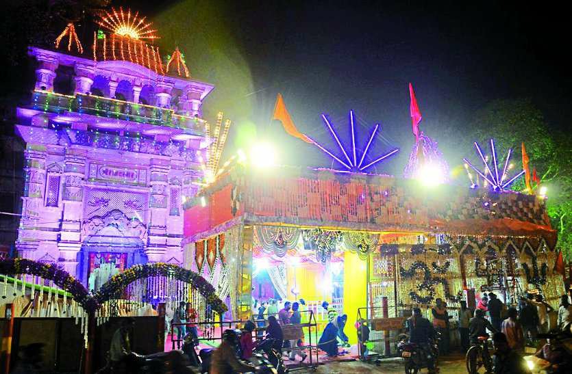 8 माह बाद खुला अचलेश्वर मंदिर का गर्भगृह, दीपावली पर्व पर बाड़े पर लक्ष्मी पूजन करने पहुंचे सैकड़ों लोग | New India Times