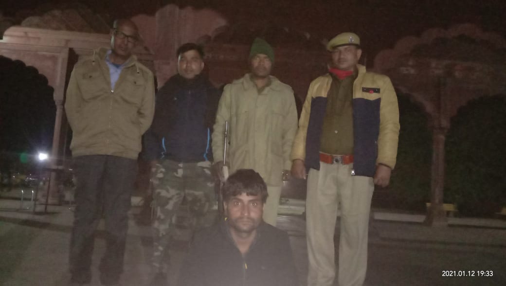 पुलिस अधीक्षक केसर सिंह शेखावत के निर्देशन में डिस्ट्रिक्ट स्पेशल टीम और थाना सदर बाडी पुलिस ने संयुक्त कार्यवाही कर एक व्यक्ति को अवैध हथियार सहित किया गिरफ्तार | New India Times