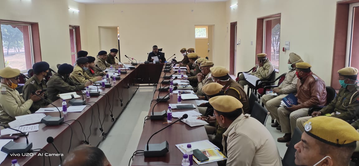 पुलिस अधीक्षक केसर सिंह शेखावत ने ली अधिकारियों की बैठक, तैयारियो को लेकर दिए निर्देश | New India Times