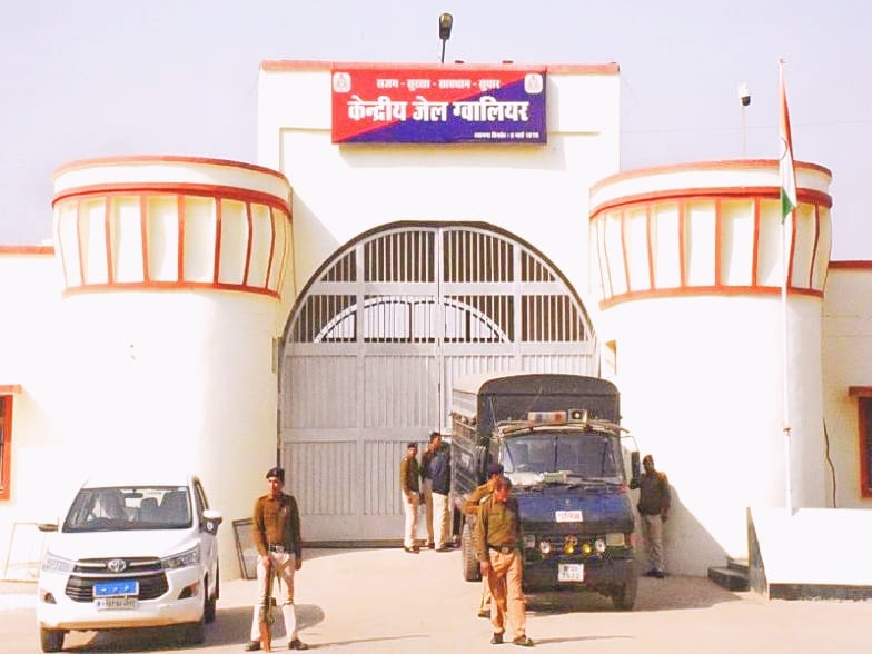 1500 कैदी करेंगे सवा करोड़ पार्थिव शिवलिंग निर्माण, केंद्रीय कारागार में श्रीमद् भागवत कथा यज्ञ सप्ताह का हुआ आयोजन | New India Times